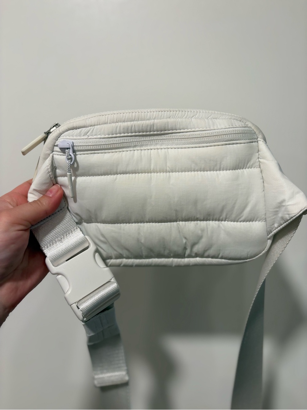 Lululemon Wear Everywhere 2L White Quilted Belt Bag - Picture 2 of 3